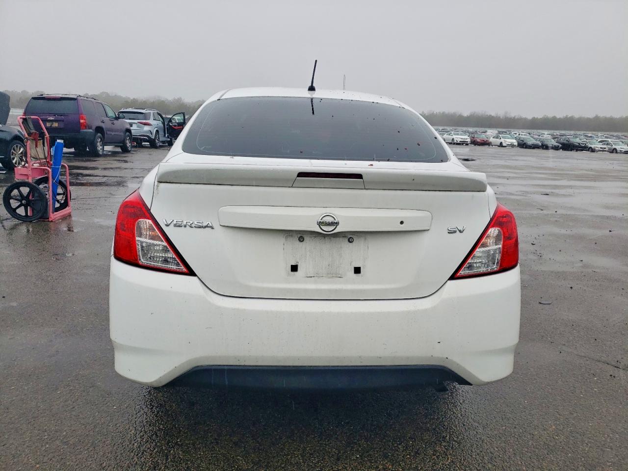 2018 NISSAN VERSA S photo 6
