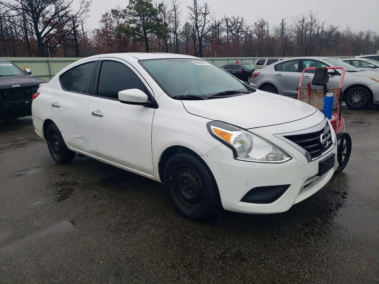 2018 NISSAN VERSA S photo 4