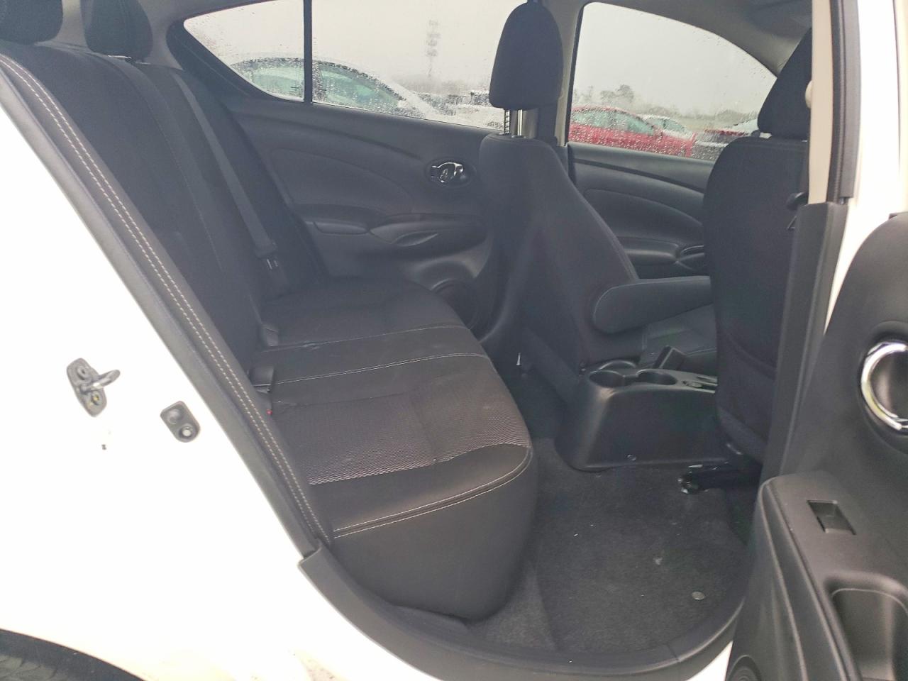 2018 NISSAN VERSA S photo 10