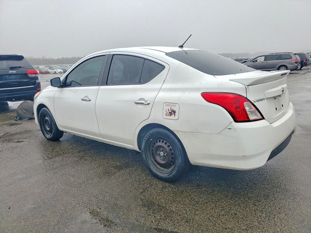 2018 NISSAN VERSA S photo 2
