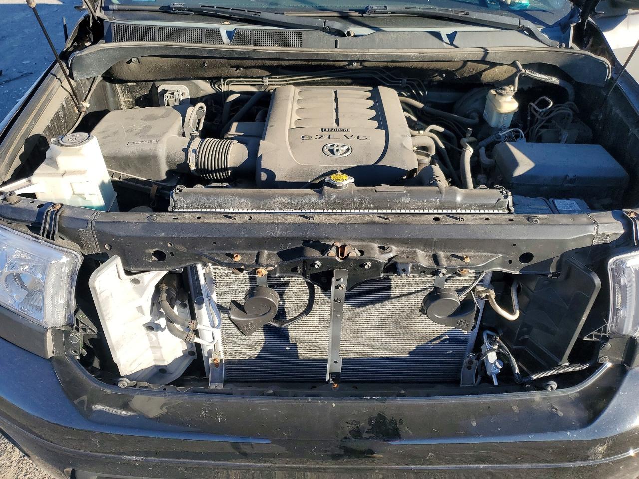 2011 TOYOTA TUNDRA CREWMAX SR5 photo 11