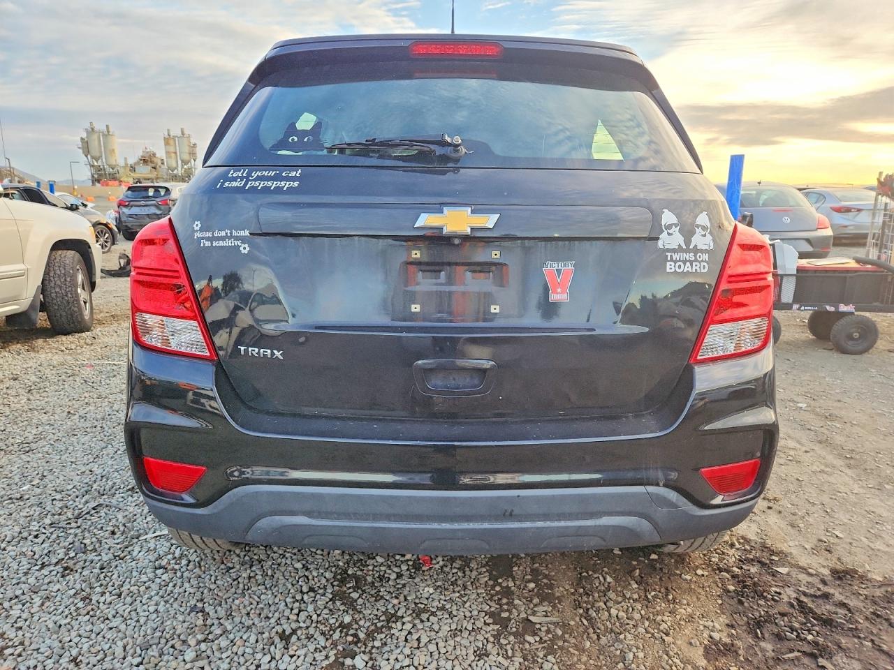 2017 CHEVROLET TRAX LS photo 6
