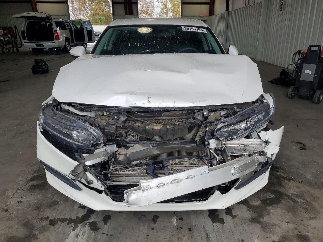 2018 HONDA ACCORD LX photo 5