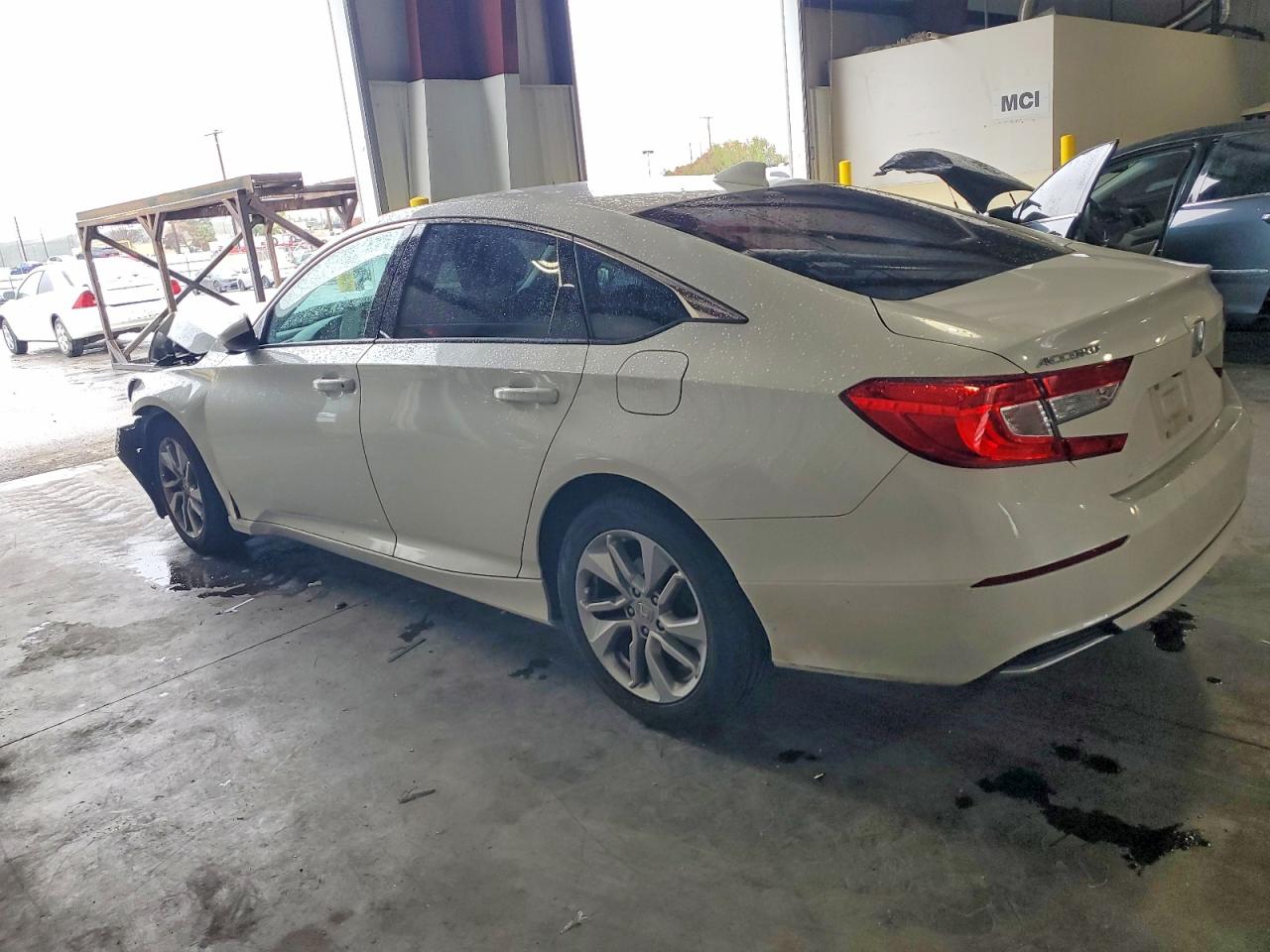 2018 HONDA ACCORD LX photo 2
