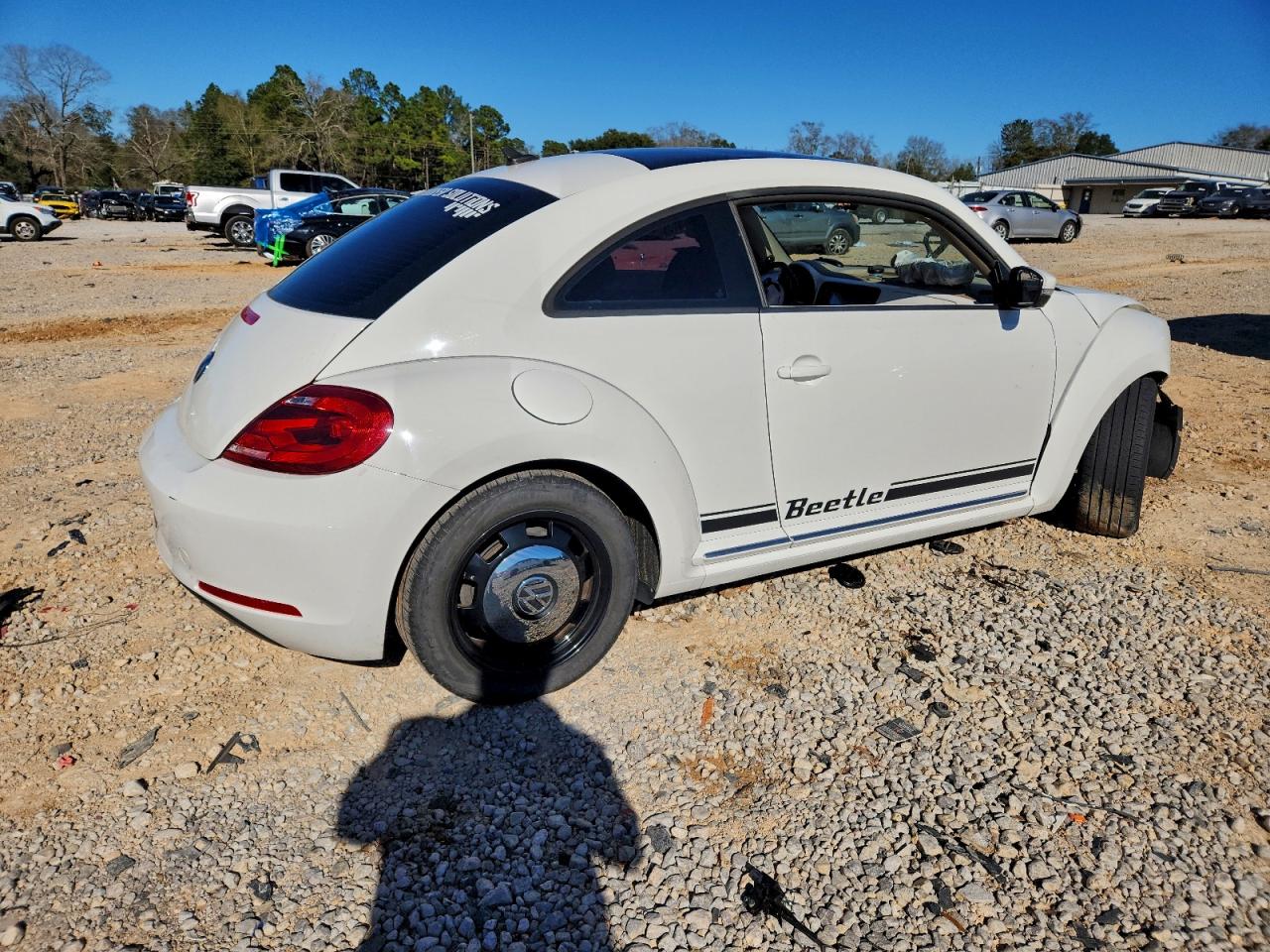 2014 VOLKSWAGEN BEETLE photo 3
