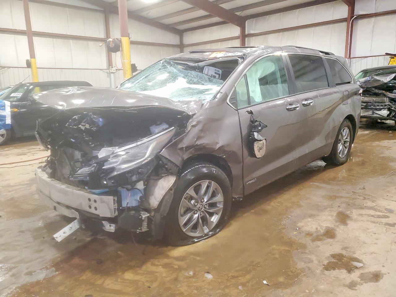 2021 TOYOTA SIENNA