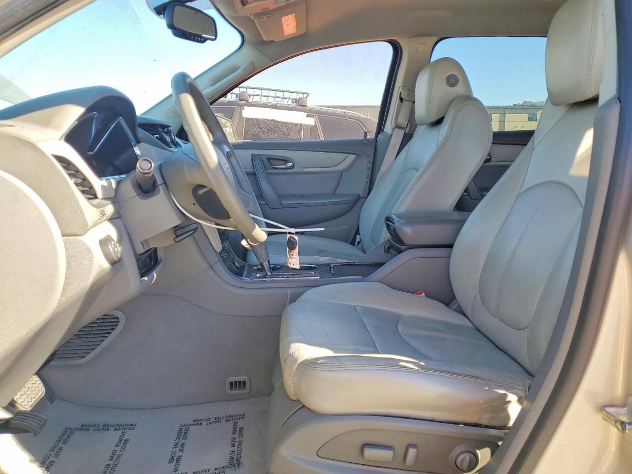 2014 CHEVROLET TRAVERSE LT photo 7