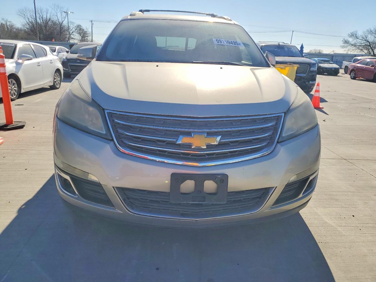 2014 CHEVROLET TRAVERSE LT photo 5