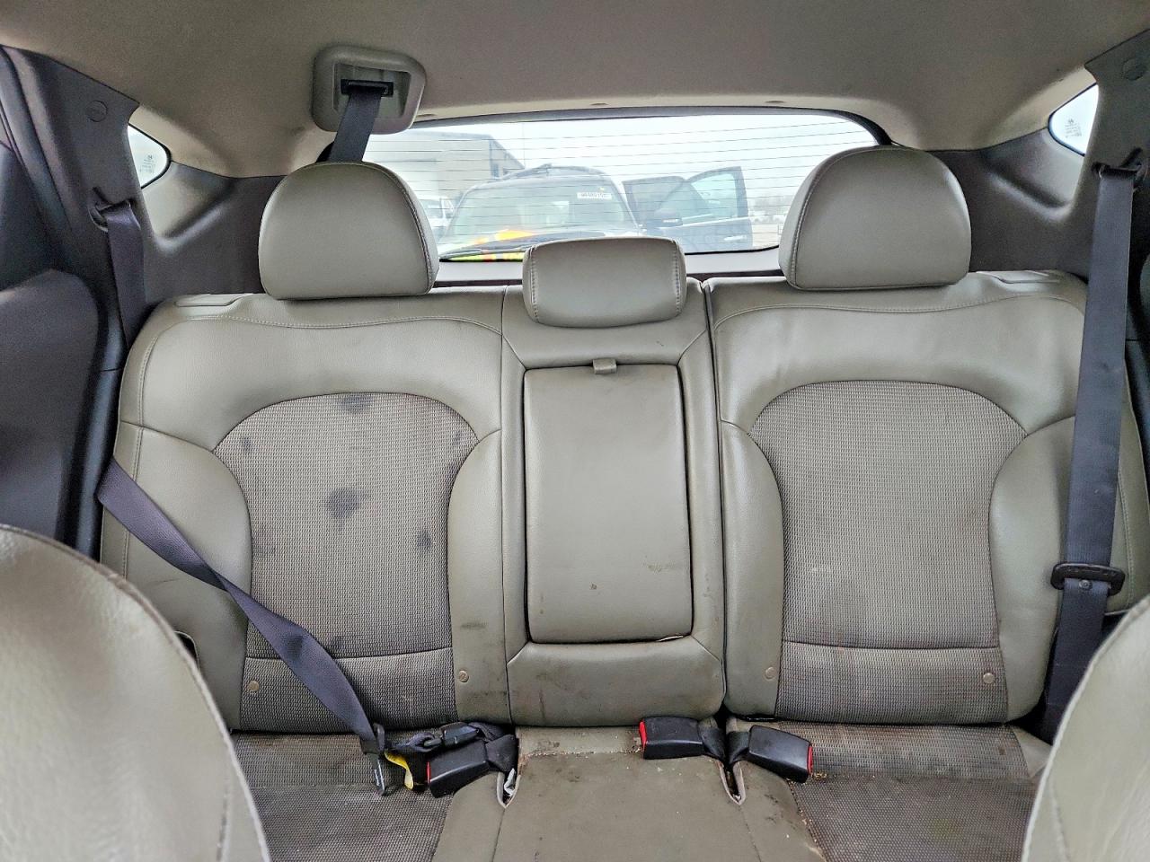2015 HYUNDAI TUCSON SE photo 19