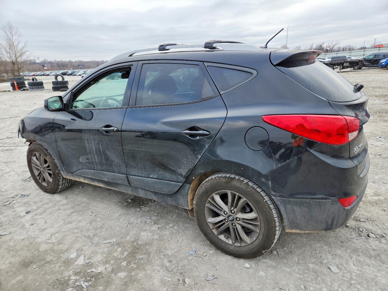 2015 HYUNDAI TUCSON SE photo 3