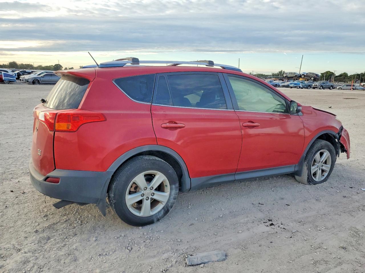 2013 TOYOTA RAV4 XLE photo 3