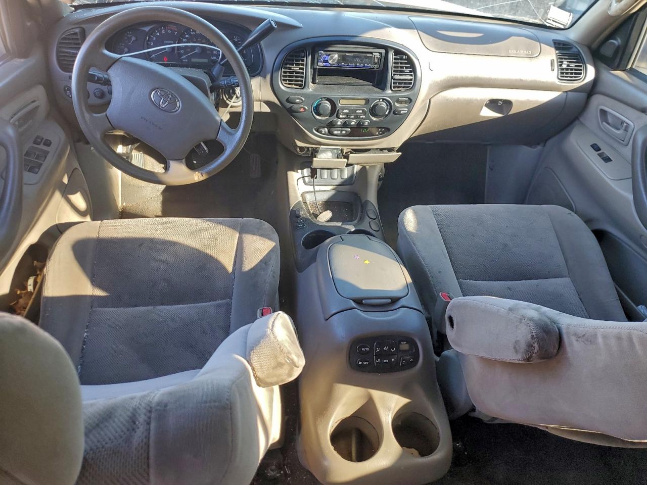 2006 TOYOTA SEQUOIA SR5 photo 8