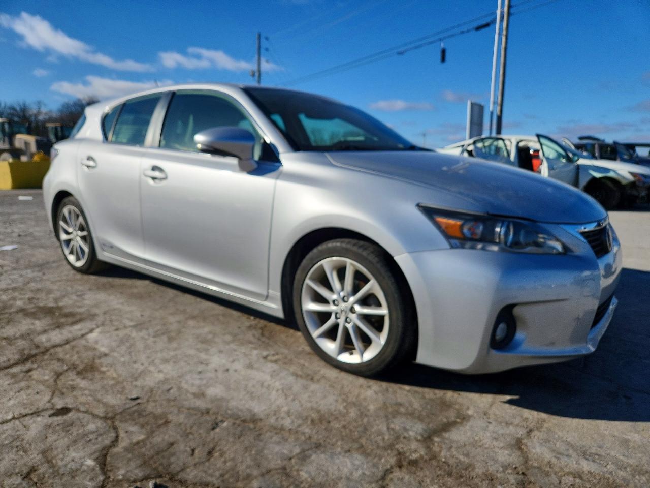 2013 LEXUS CT 200 photo 4