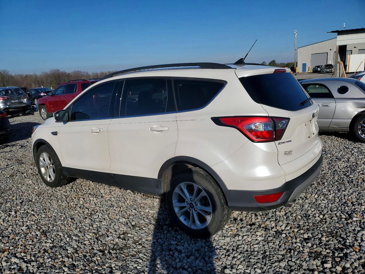 2018 FORD ESCAPE SE photo 2