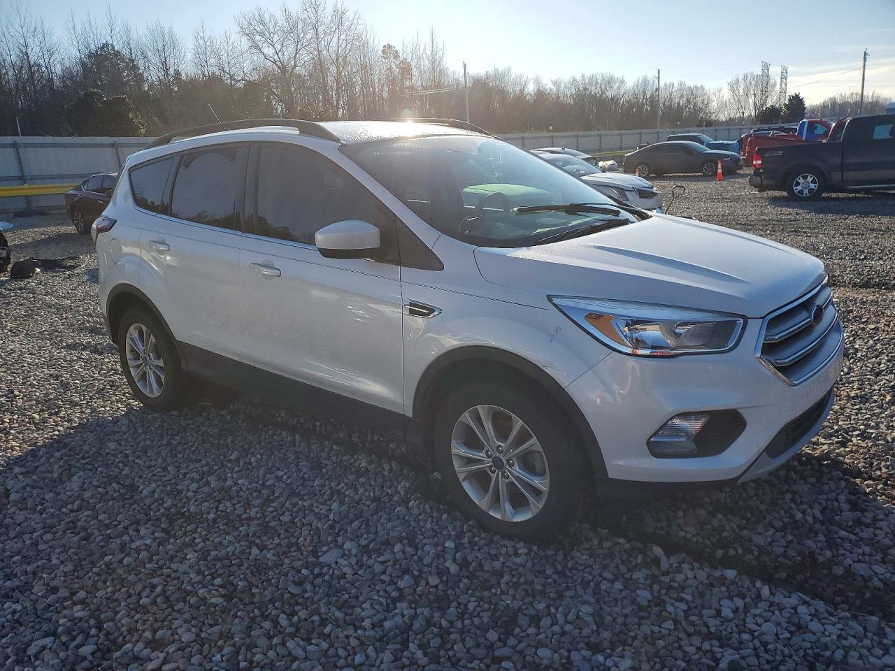 2018 FORD ESCAPE SE photo 4