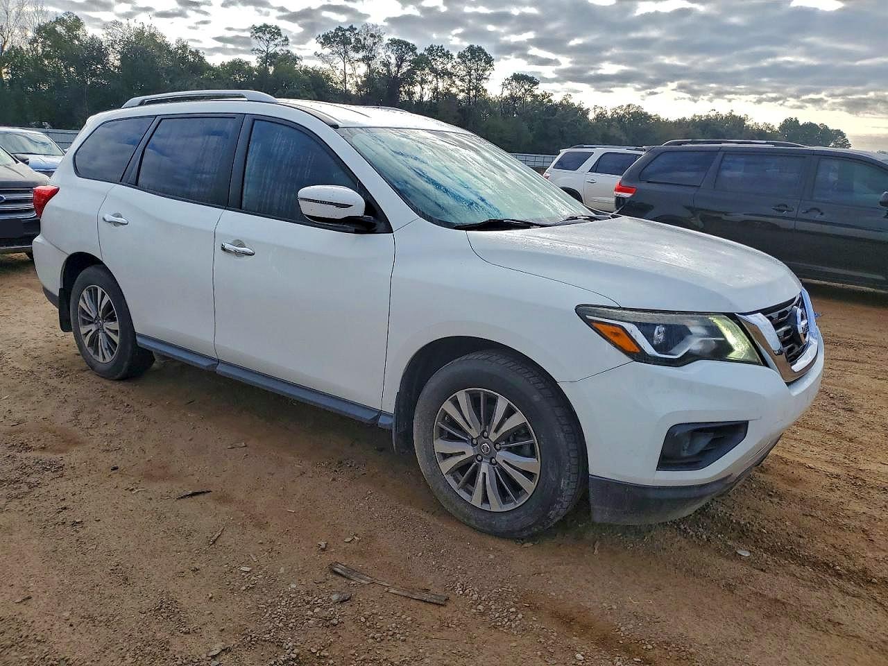 2017 NISSAN PATHFINDER S photo 4