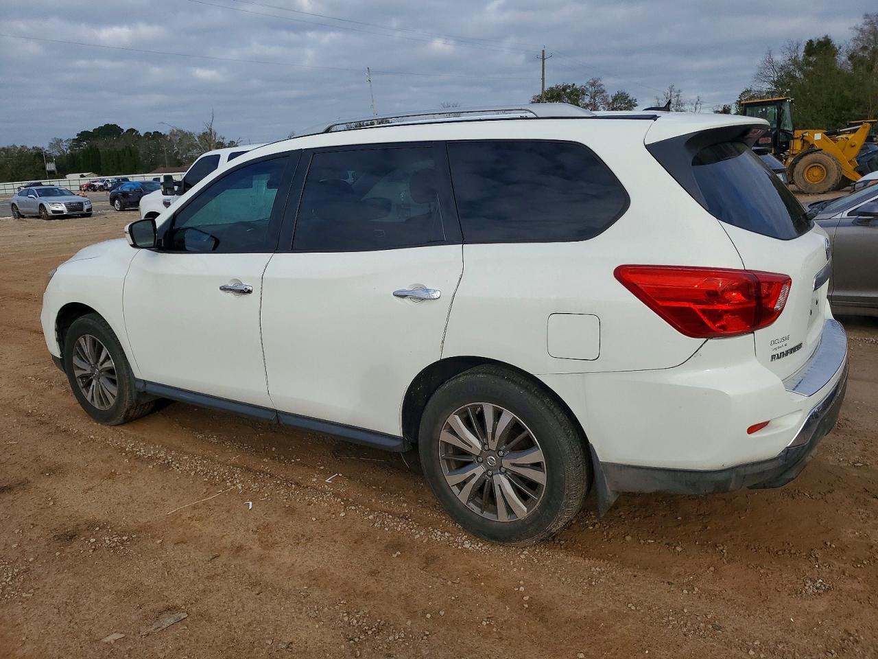 2017 NISSAN PATHFINDER S photo 2