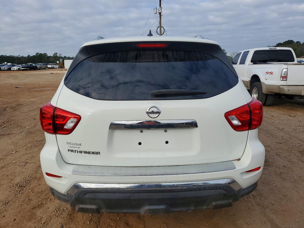 2017 NISSAN PATHFINDER S photo 6