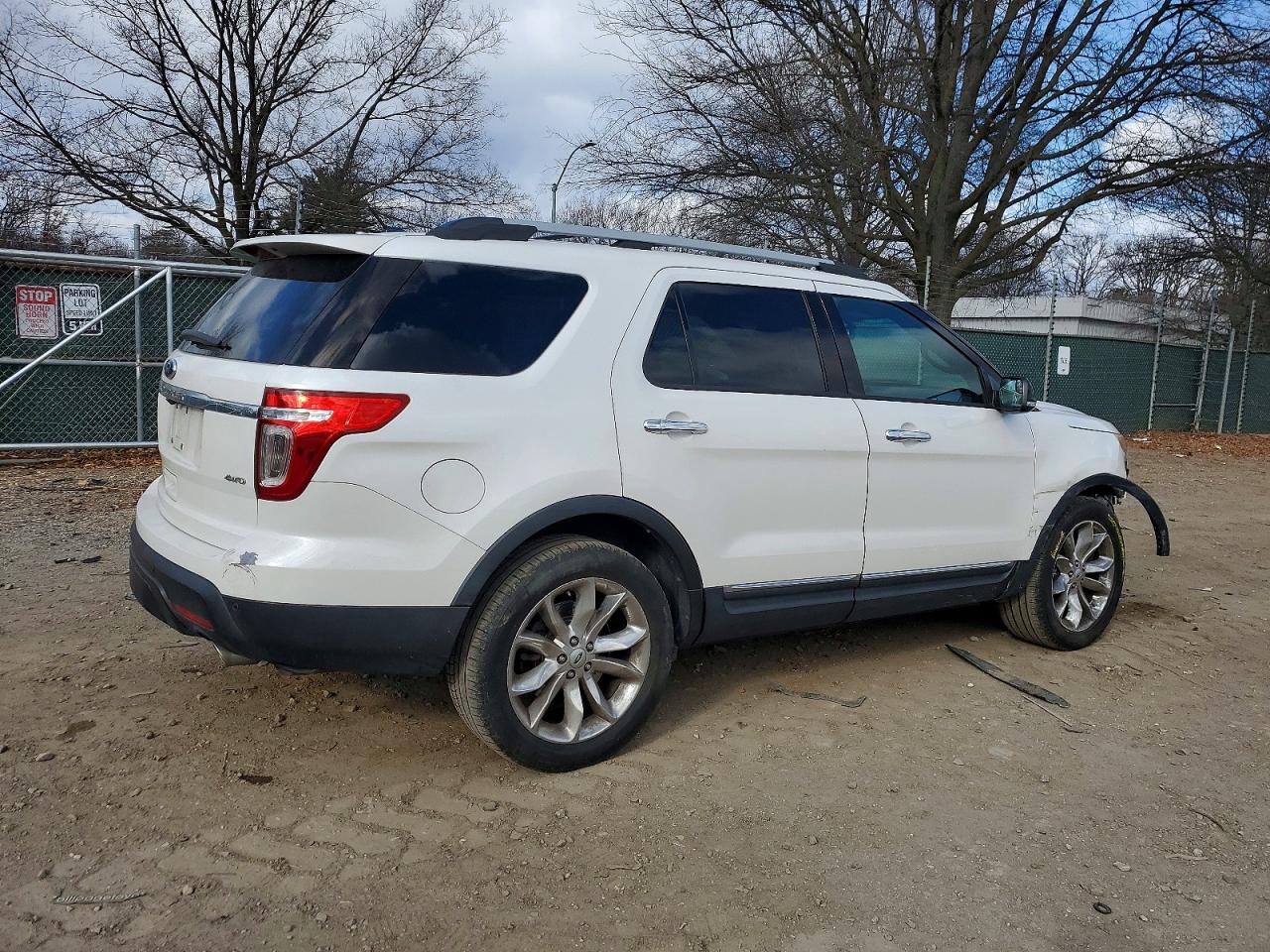 2014 FORD EXPLORER XLT photo 3