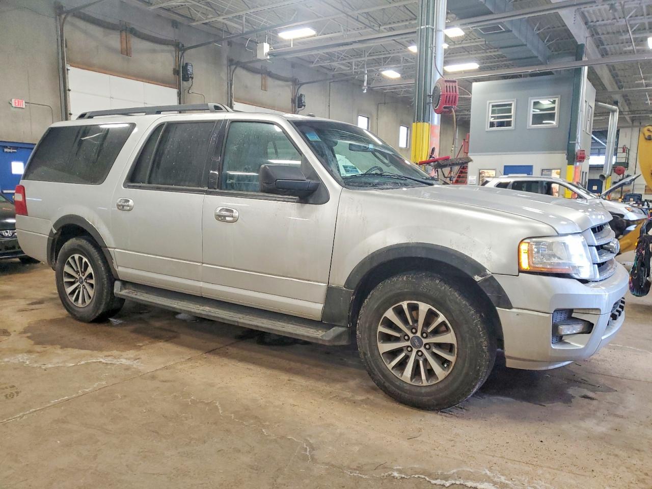 2017 FORD EXPEDITION EL XLT photo 4