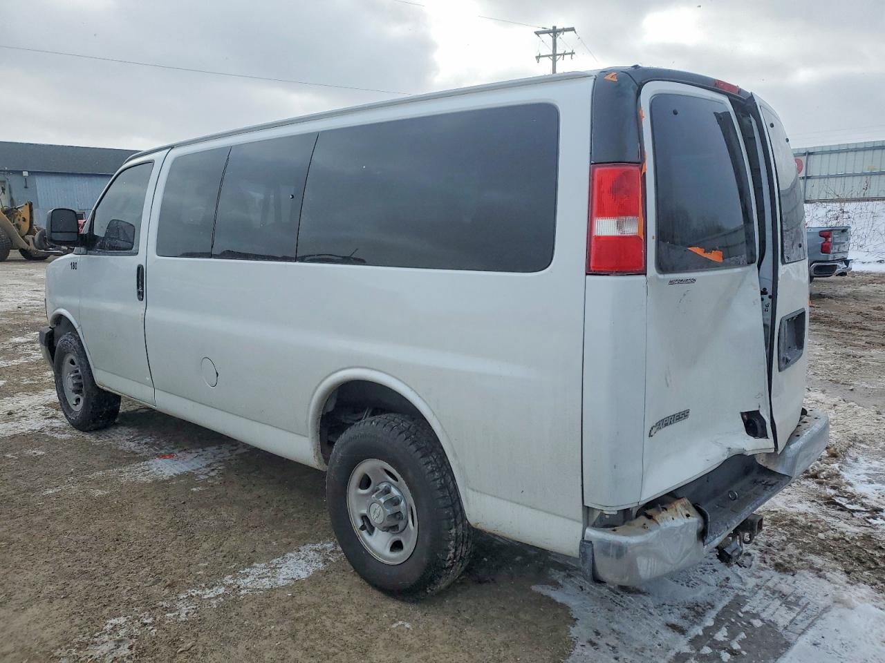 2019 CHEVROLET EXPRESS G3500 LT photo 2
