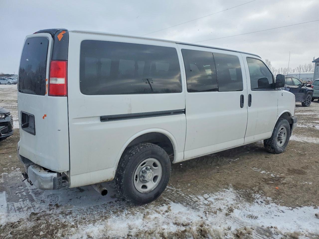 2019 CHEVROLET EXPRESS G3500 LT photo 3