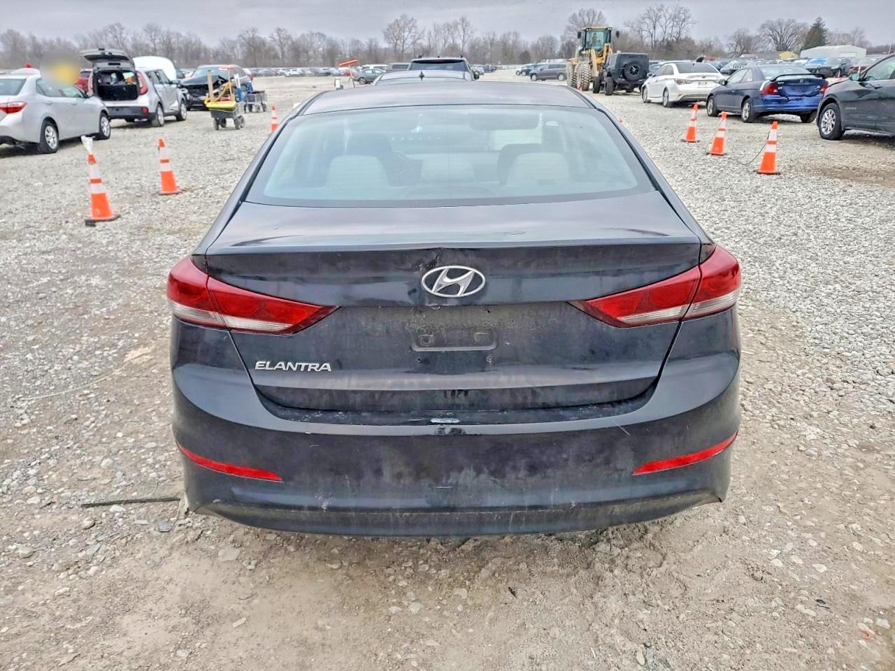 2018 HYUNDAI ELANTRA SE photo 6