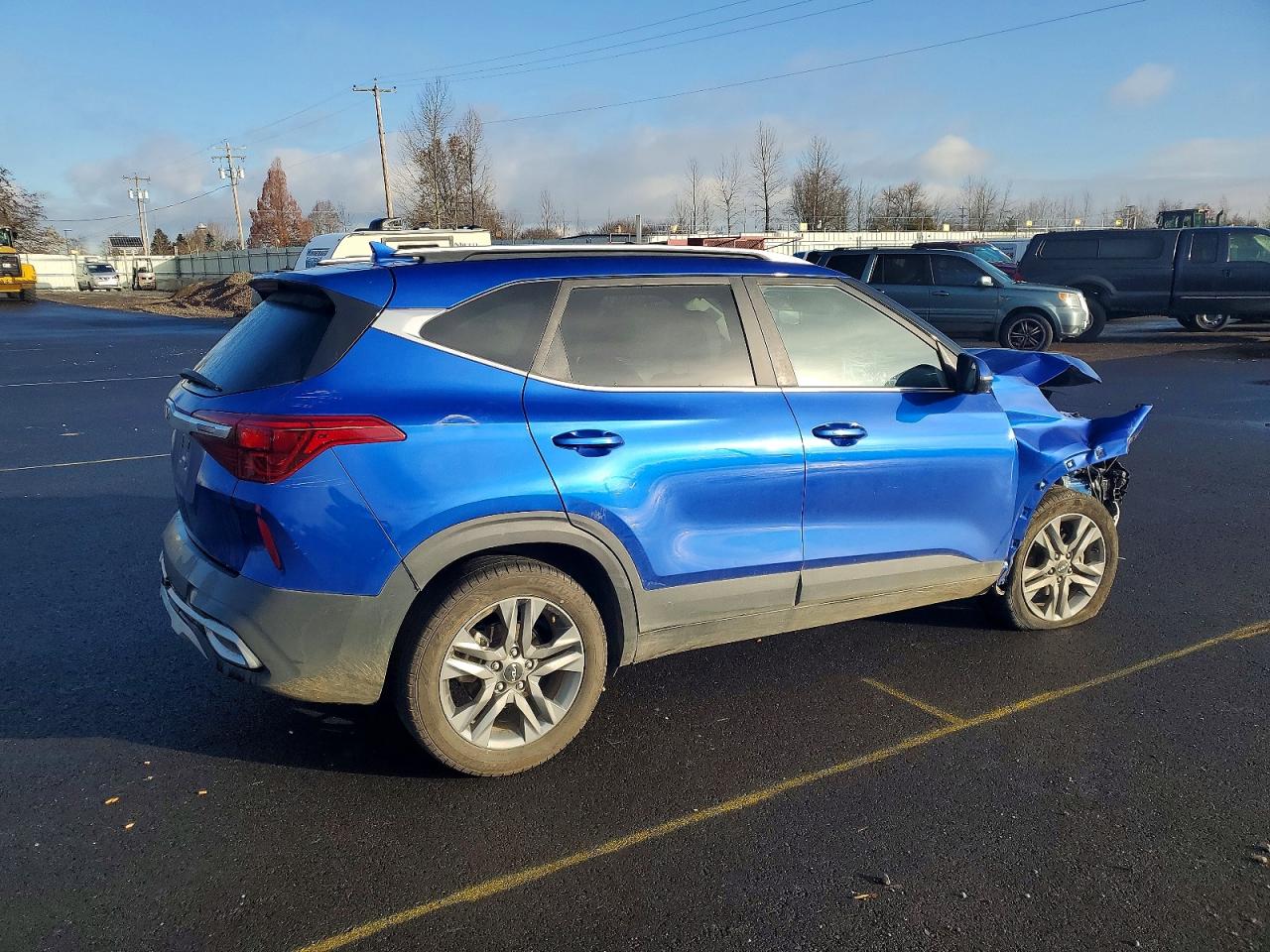 2023 KIA SELTOS S photo 3