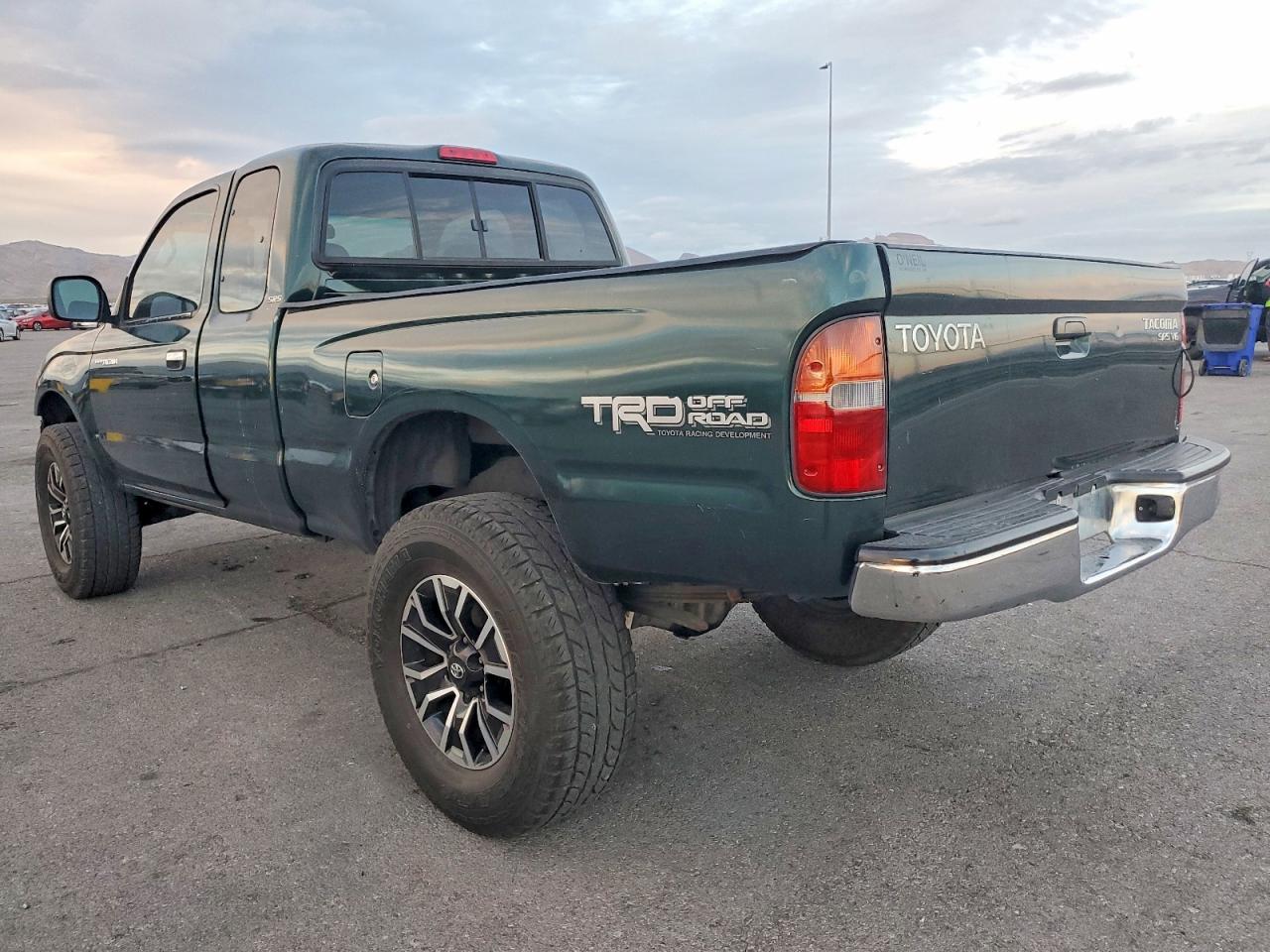 2000 TOYOTA TACOMA XTRACAB photo 2