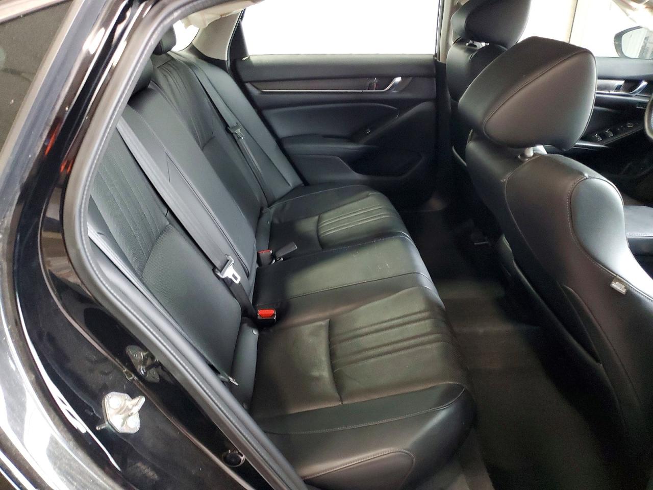 2018 HONDA ACCORD EXL photo 10
