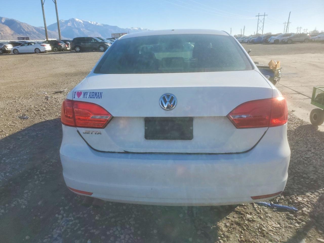 2013 VOLKSWAGEN JETTA BASE photo 6
