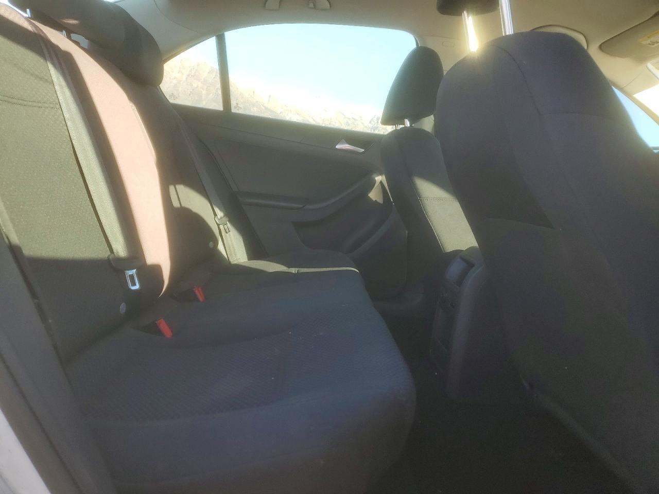 2013 VOLKSWAGEN JETTA BASE photo 10