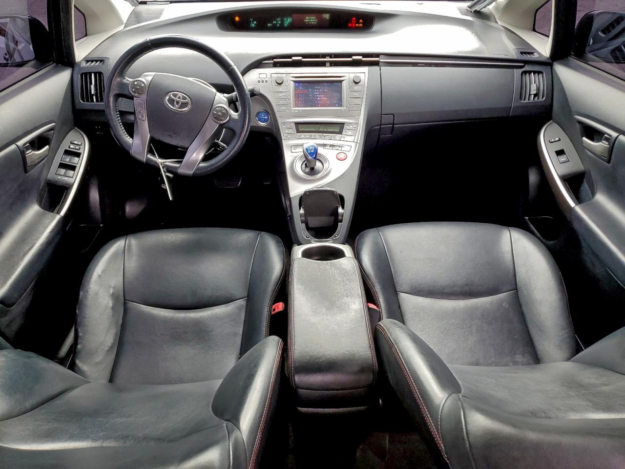 2013 TOYOTA PRIUS photo 8