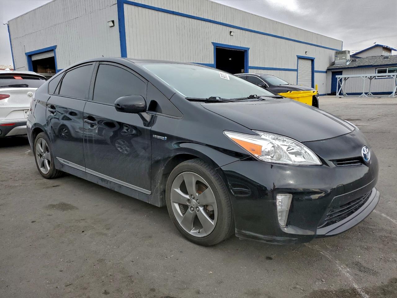 2013 TOYOTA PRIUS photo 4