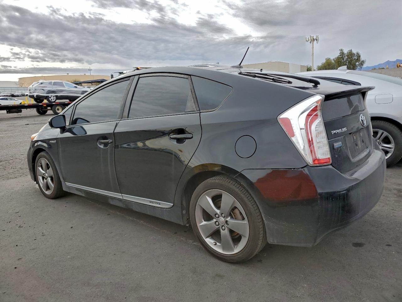 2013 TOYOTA PRIUS photo 2