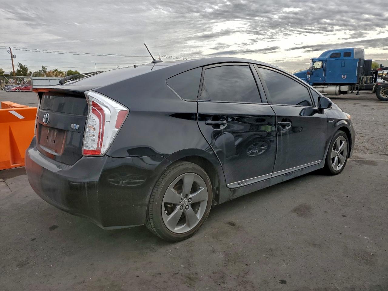 2013 TOYOTA PRIUS photo 3