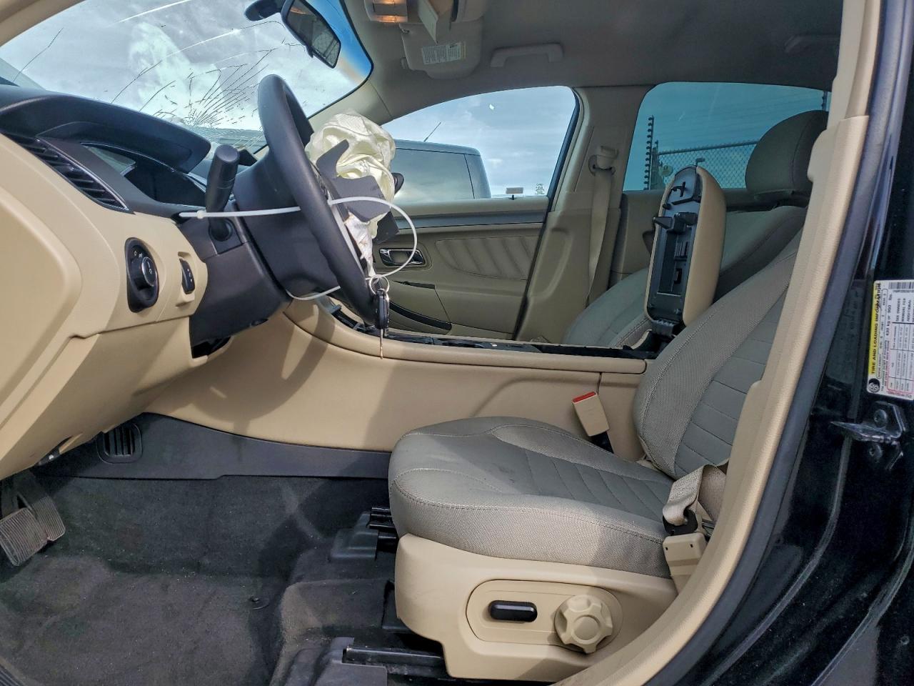 2016 FORD TAURUS SE photo 7