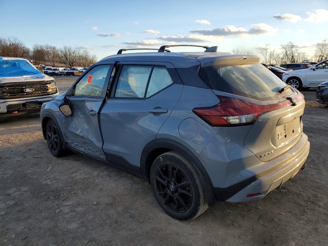 2023 NISSAN KICKS SV photo 2