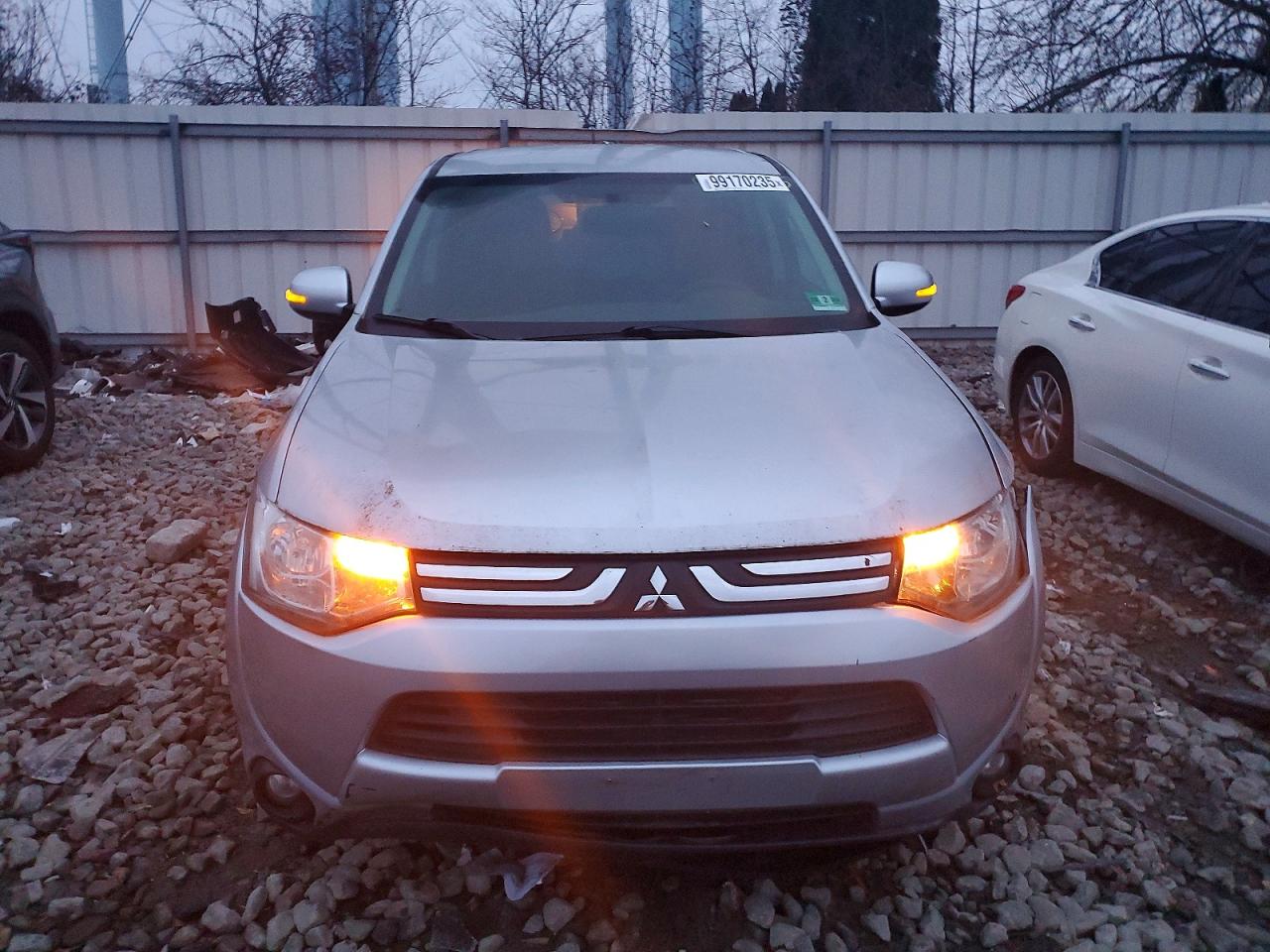 2014 MITSUBISHI OUTLANDER SE photo 5