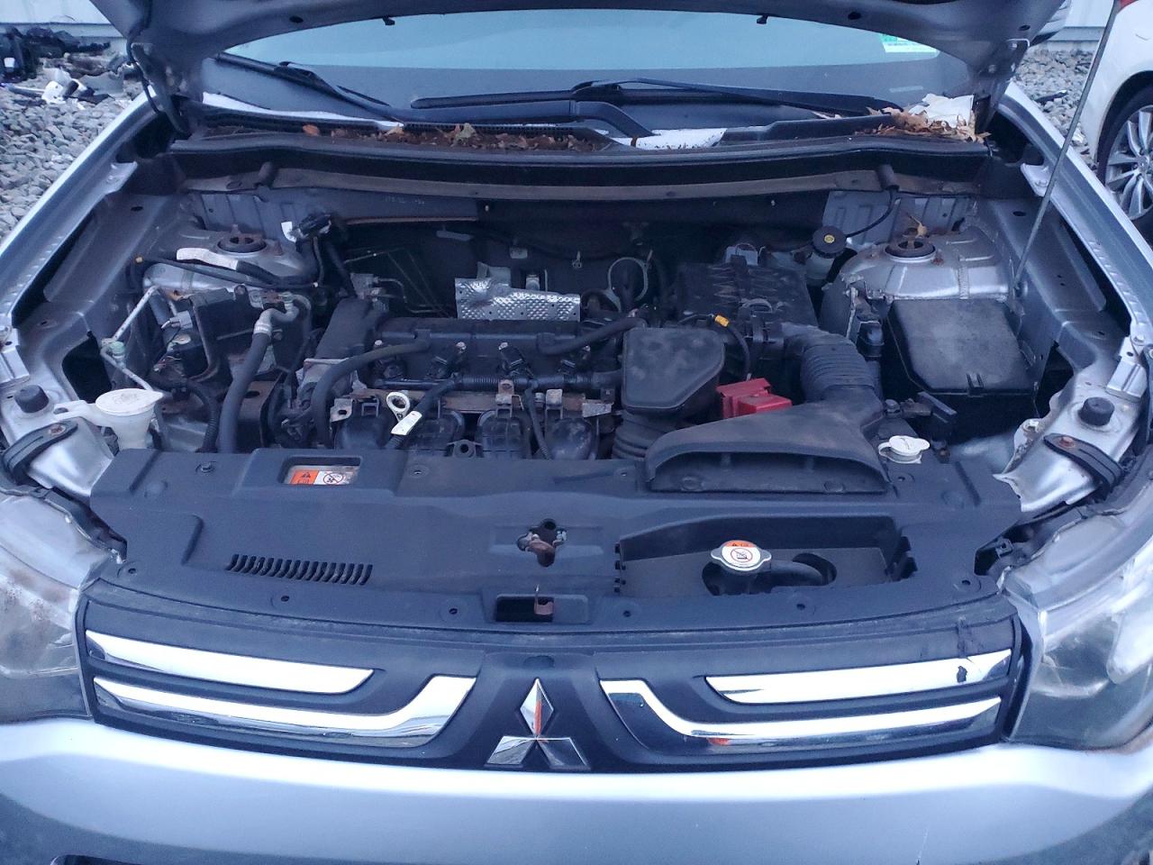 2014 MITSUBISHI OUTLANDER SE photo 11