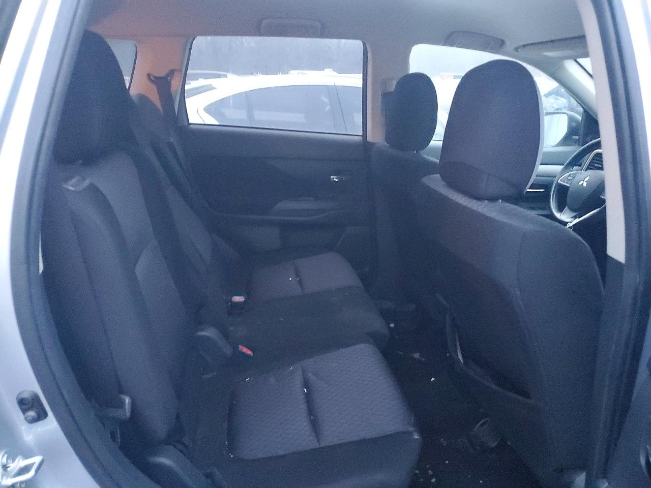 2014 MITSUBISHI OUTLANDER SE photo 10