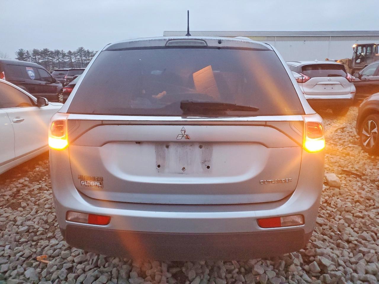2014 MITSUBISHI OUTLANDER SE photo 6