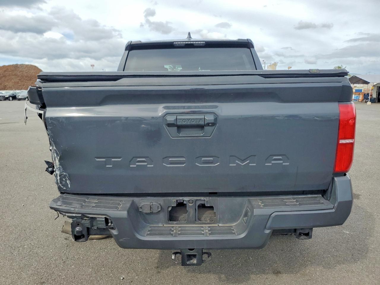 2024 TOYOTA TACOMA DOUBLE CAB photo 6