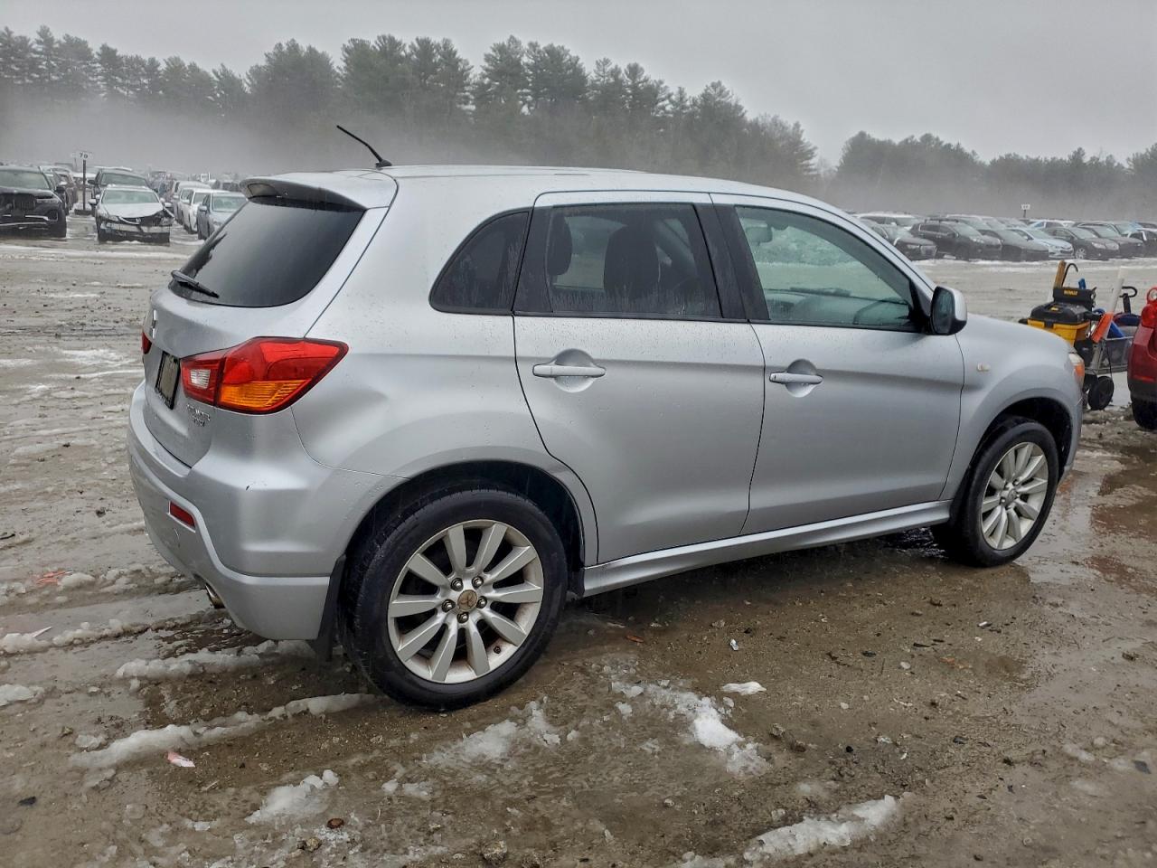 2011 MITSUBISHI OUTLANDER SPORT SE photo 3