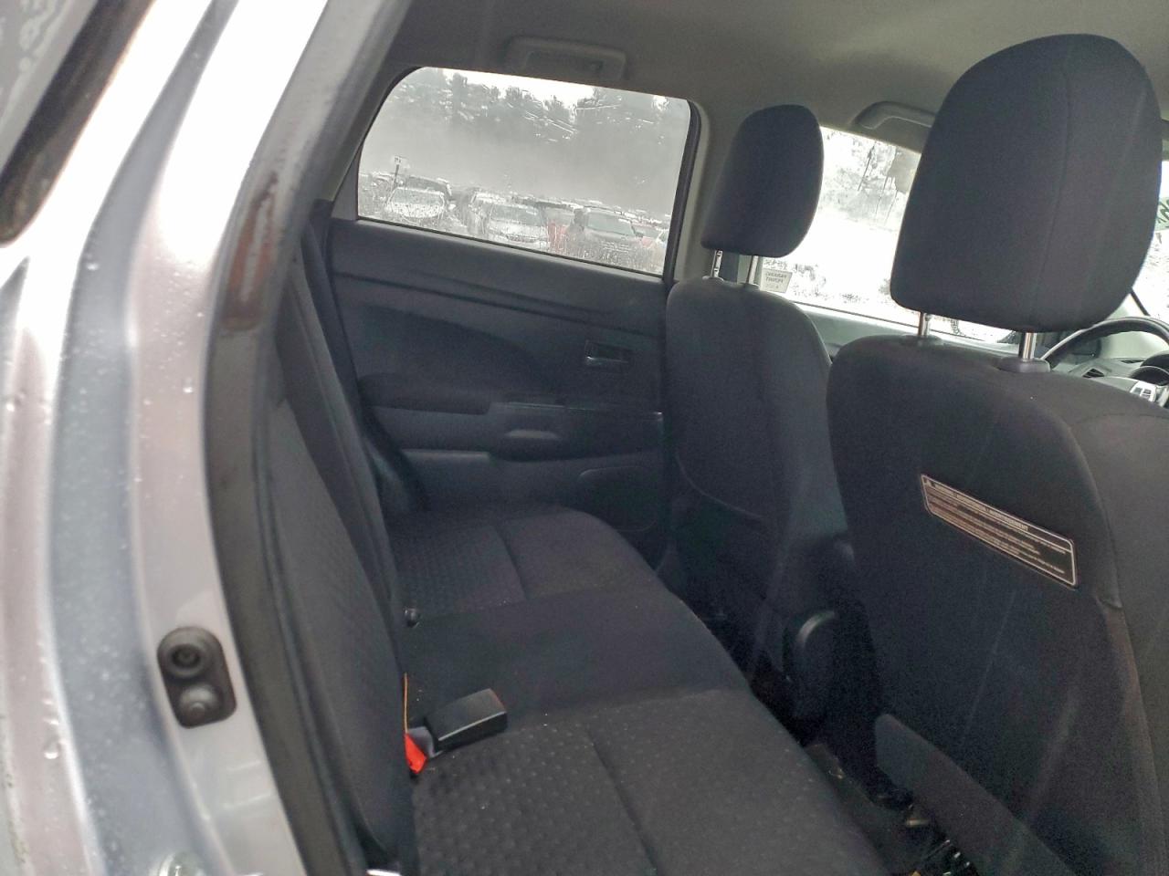 2011 MITSUBISHI OUTLANDER SPORT SE photo 11