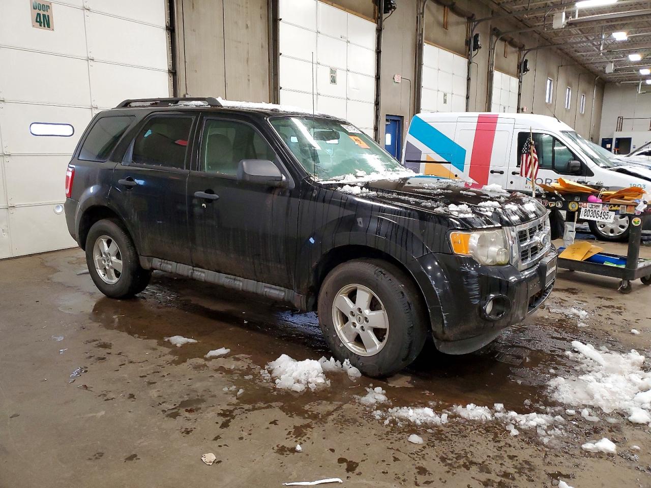 2012 FORD ESCAPE photo 4