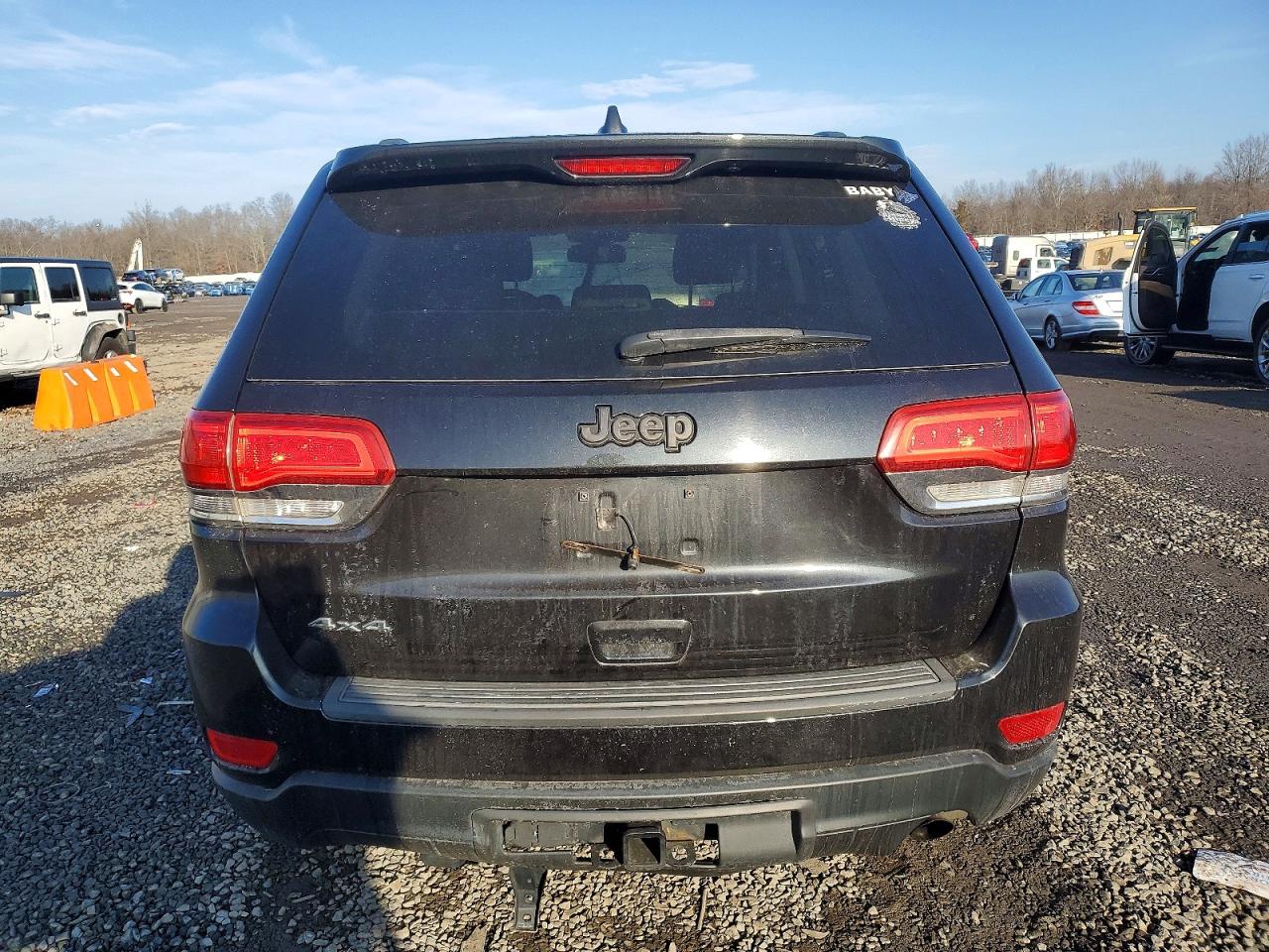 2015 JEEP GRAND CHEROKEE LAREDO photo 11