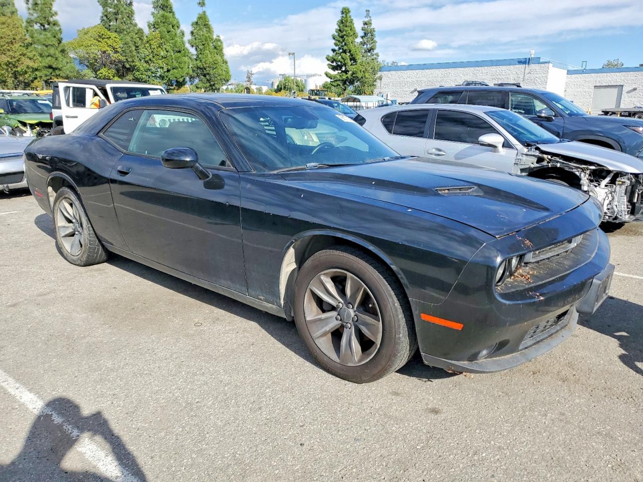2016 DODGE CHALLENGER SXT photo 4