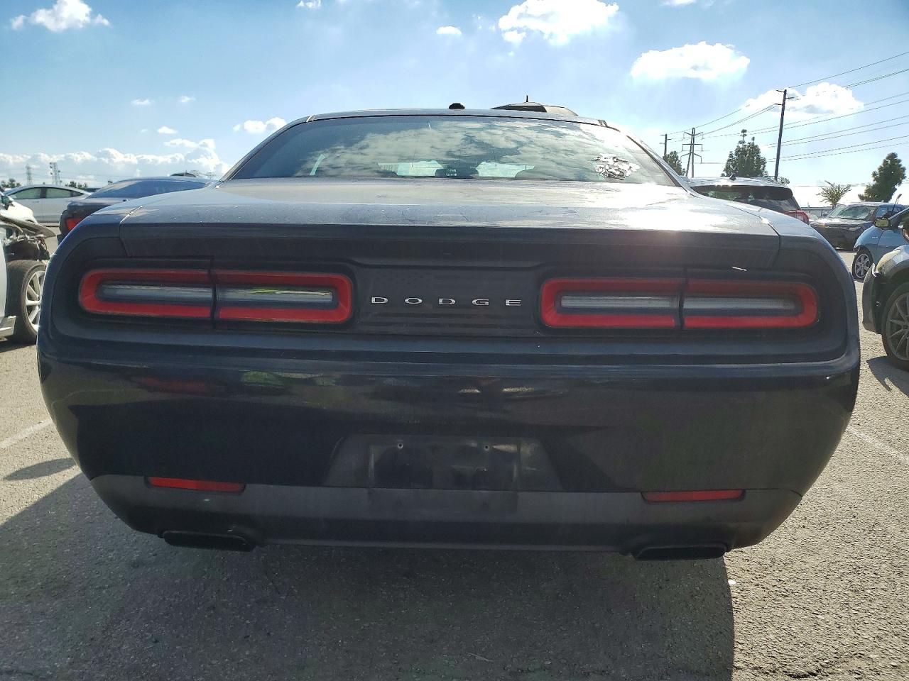 2016 DODGE CHALLENGER SXT photo 6