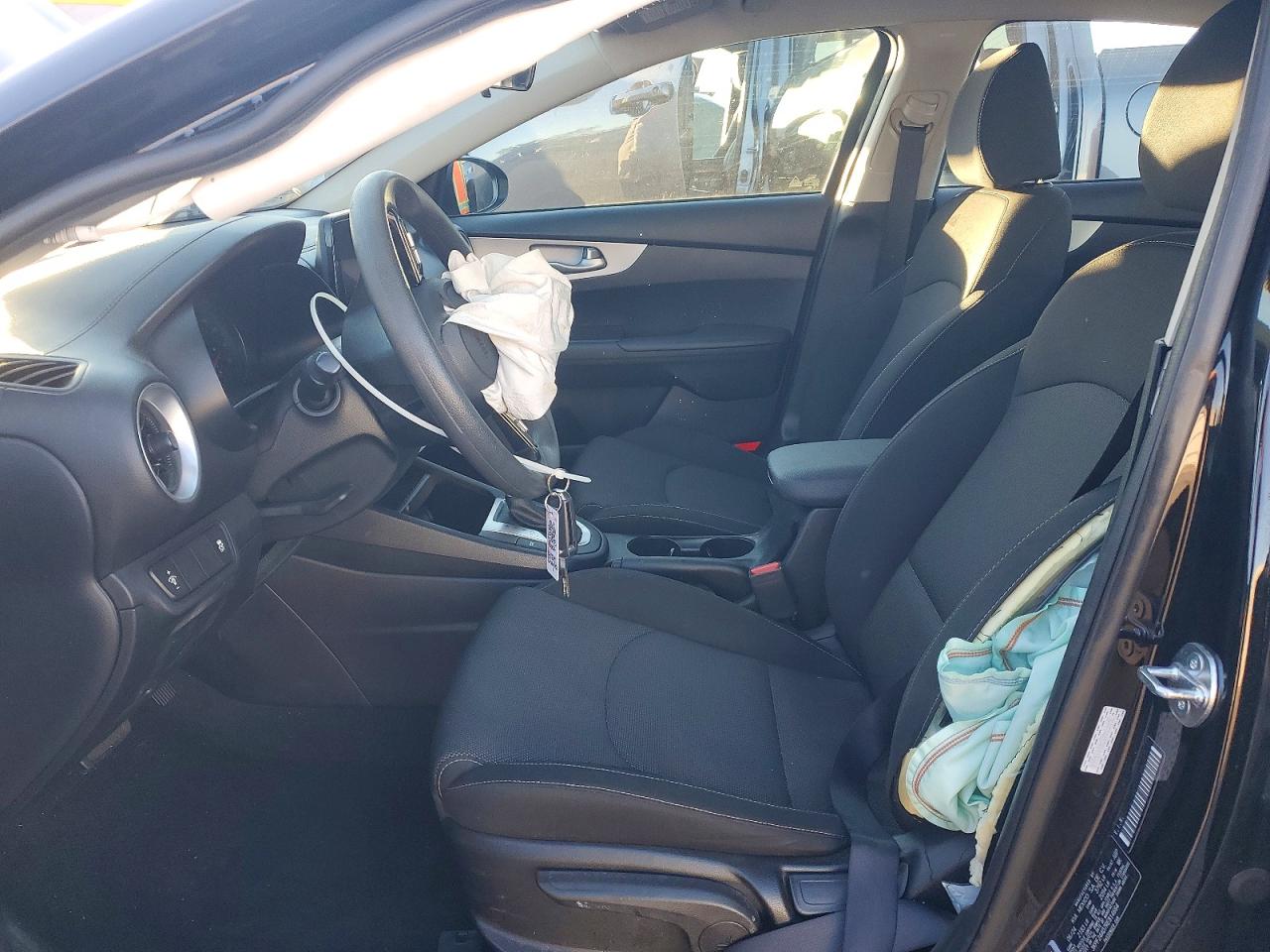 2024 KIA FORTE LX photo 7